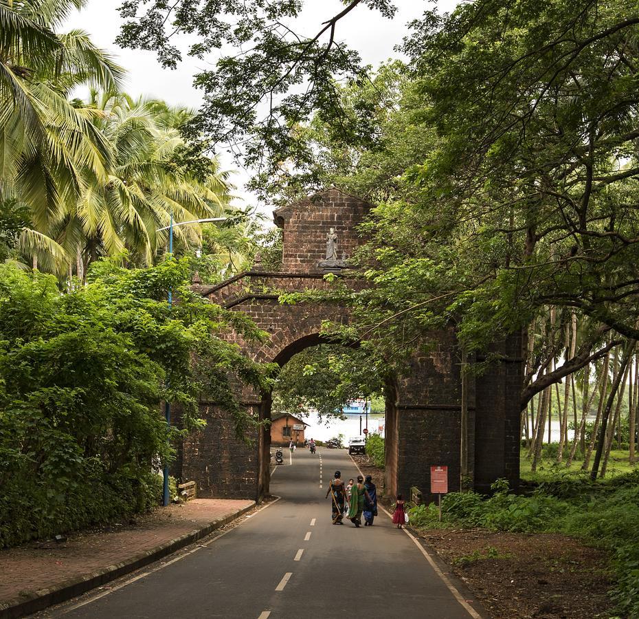 Отель The Postcard Velha, Goa Старый Гоа Экстерьер фото